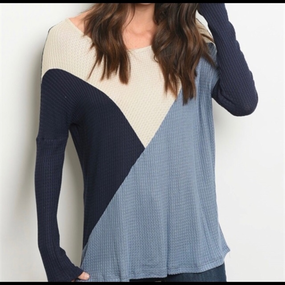 5/$40✅ Navy, grey, tan long sleeve color block top